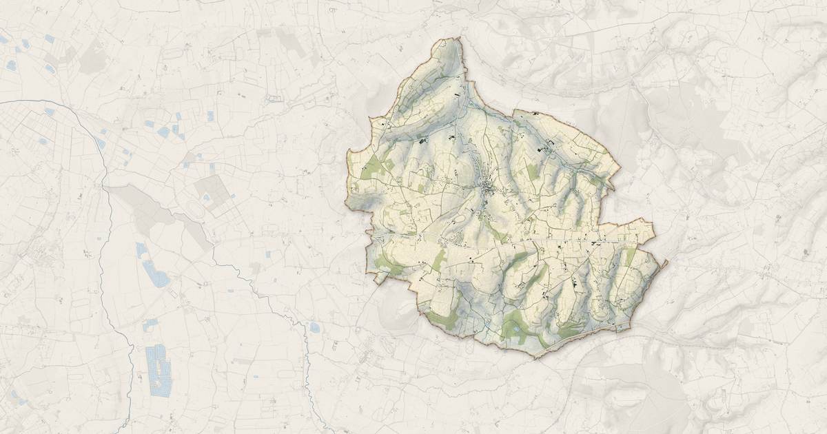Portrait cartographique de Cambremer : relief, eau, forêts, bâti et voies, calculés à partir des données de l'IGN