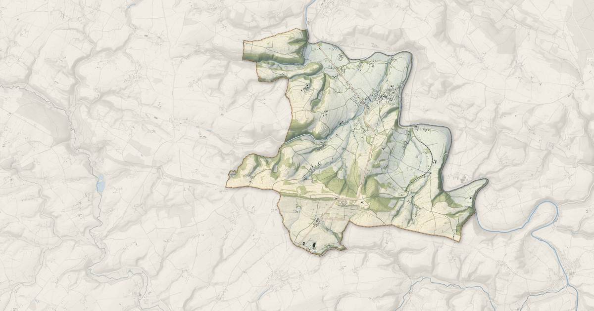 Portrait cartographique de Clécy : relief, eau, forêts, bâti et voies, calculés à partir des données de l'IGN
