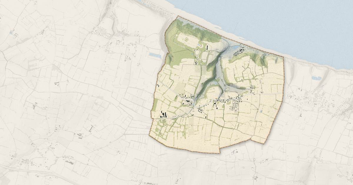 Portrait cartographique de Colleville-sur-Mer : relief, eau, forêts, bâti et voies, calculés à partir des données de l'IGN