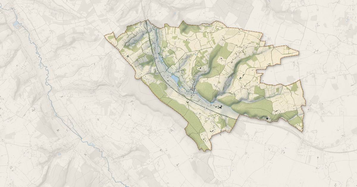 Portrait cartographique de Courtonne-les-Deux-Églises : relief, eau, forêts, bâti et voies, calculés à partir des données de l'IGN
