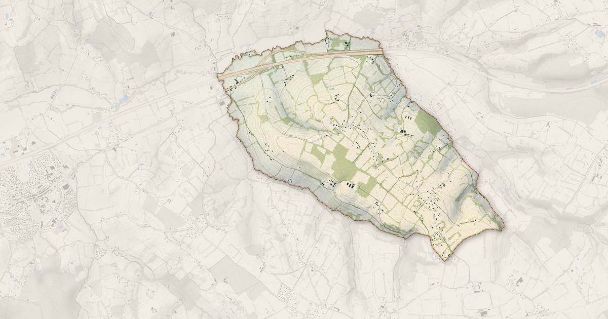 Portrait cartographique de Cresseveuille : relief, eau, forêts, bâti et voies, calculés à partir des données de l'IGN