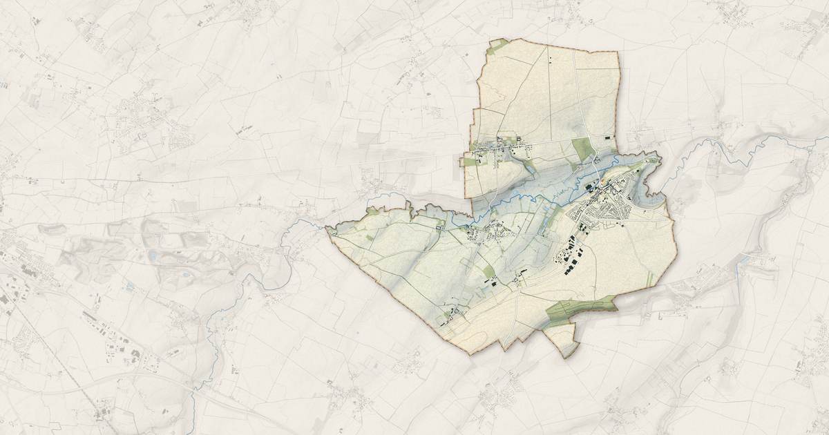 Portrait cartographique de Creully sur Seulles : relief, eau, forêts, bâti et voies, calculés à partir des données de l'IGN