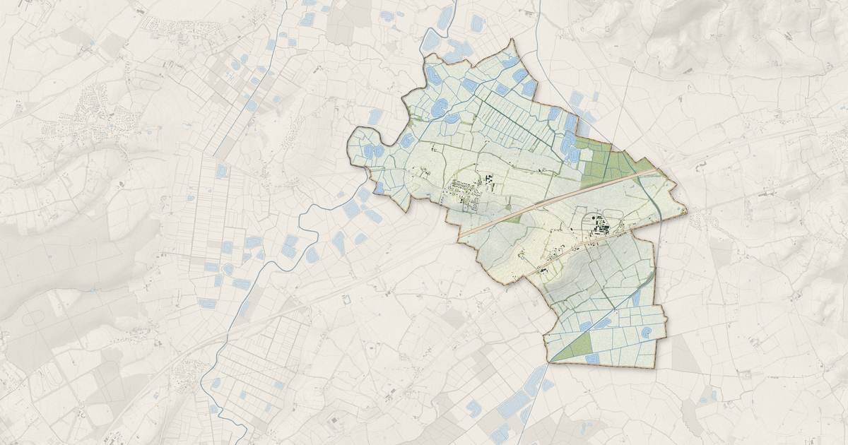 Portrait cartographique de Goustranville : relief, eau, forêts, bâti et voies, calculés à partir des données de l'IGN