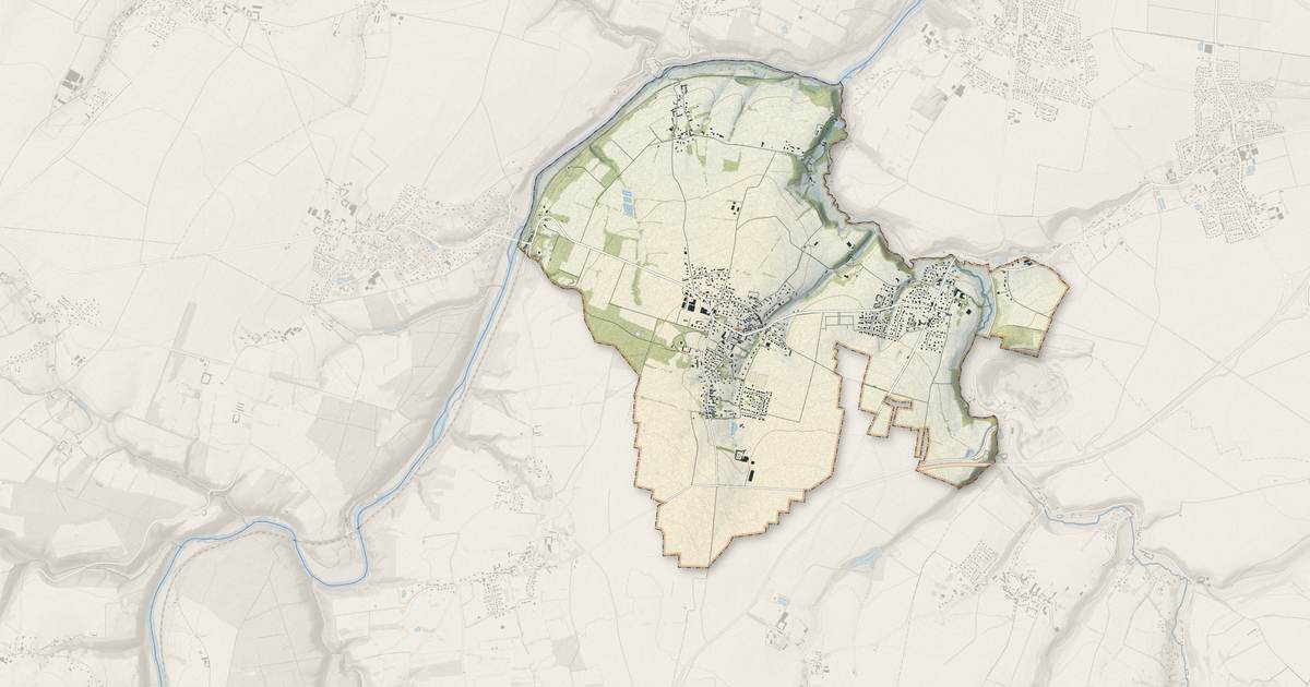 Portrait cartographique de Laize-Clinchamps : relief, eau, forêts, bâti et voies, calculés à partir des données de l'IGN