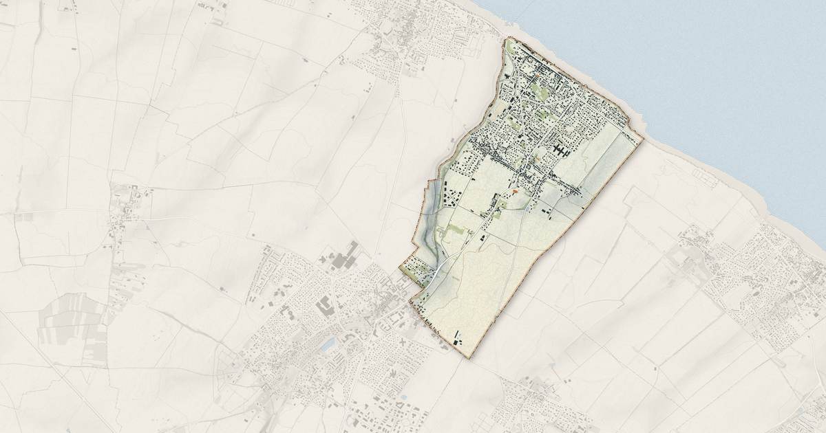 Portrait cartographique de Luc-sur-Mer : relief, eau, forêts, bâti et voies, calculés à partir des données de l'IGN