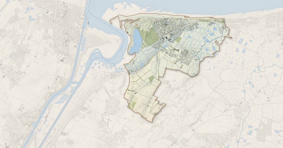 Portrait cartographique de Merville-Franceville-Plage : relief, eau, forêts, bâti et voies, calculés à partir des données de l'IGN