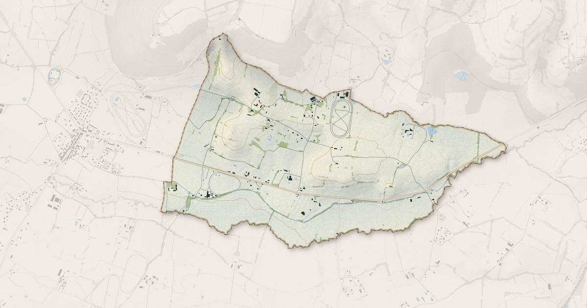 Portrait cartographique de Notre-Dame-de-Livaye : relief, eau, forêts, bâti et voies, calculés à partir des données de l'IGN