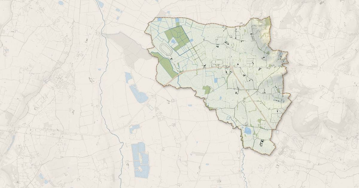 Portrait cartographique de Notre-Dame-d'Estrées-Corbon : relief, eau, forêts, bâti et voies, calculés à partir des données de l'IGN