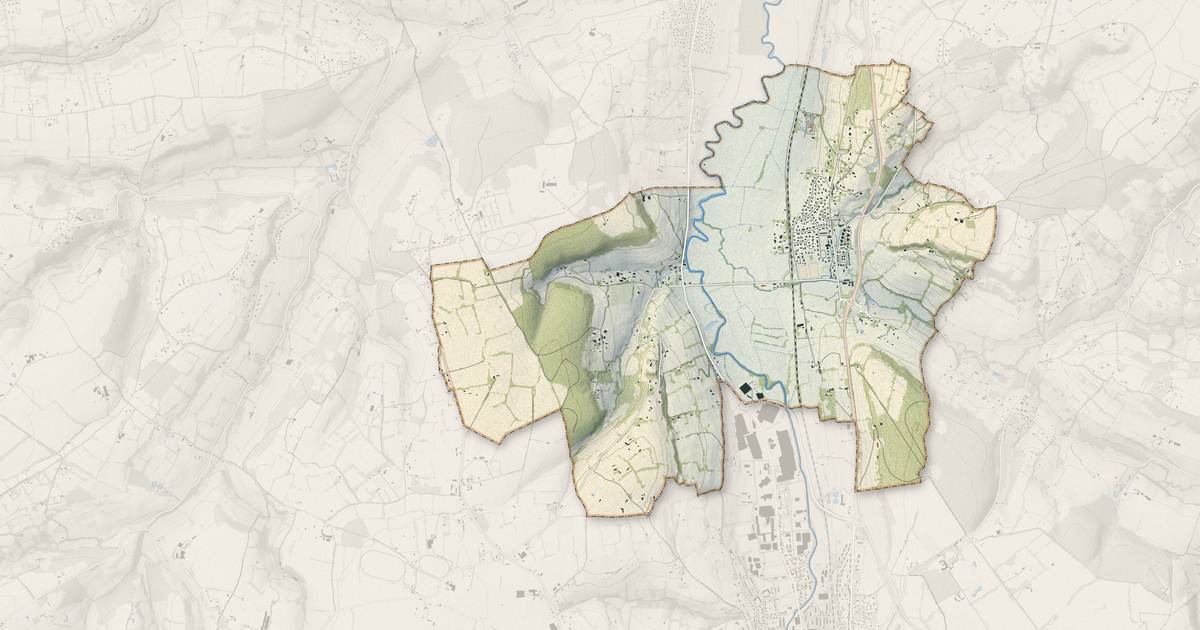 Portrait cartographique de Ouilly-le-Vicomte : relief, eau, forêts, bâti et voies, calculés à partir des données de l'IGN