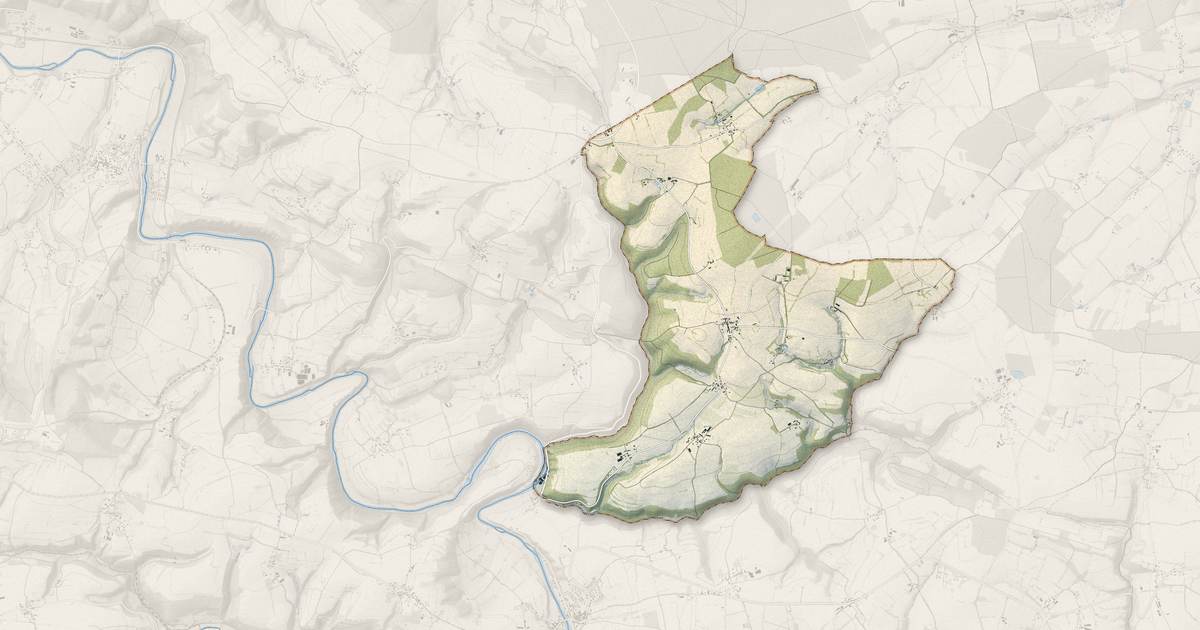 Portrait cartographique de Pierrefitte-en-Cinglais : relief, eau, forêts, bâti et voies, calculés à partir des données de l'IGN
