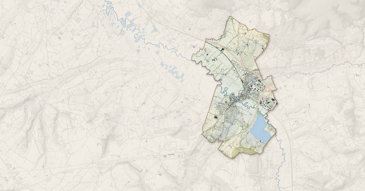 Portrait cartographique de Pont-l'Évêque : relief, eau, forêts, bâti et voies, calculés à partir des données de l'IGN