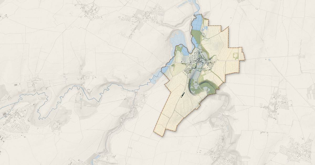 Portrait cartographique de Reviers : relief, eau, forêts, bâti et voies, calculés à partir des données de l'IGN