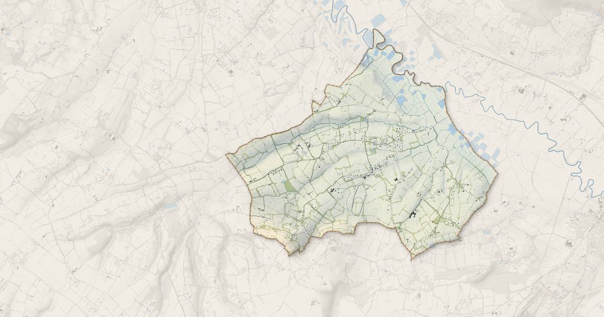 Portrait cartographique de Saint-Étienne-la-Thillaye : relief, eau, forêts, bâti et voies, calculés à partir des données de l'IGN