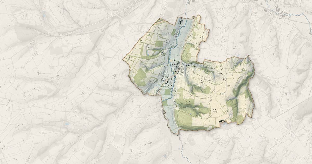 Portrait cartographique de Saint-Martin-de-la-Lieue : relief, eau, forêts, bâti et voies, calculés à partir des données de l'IGN