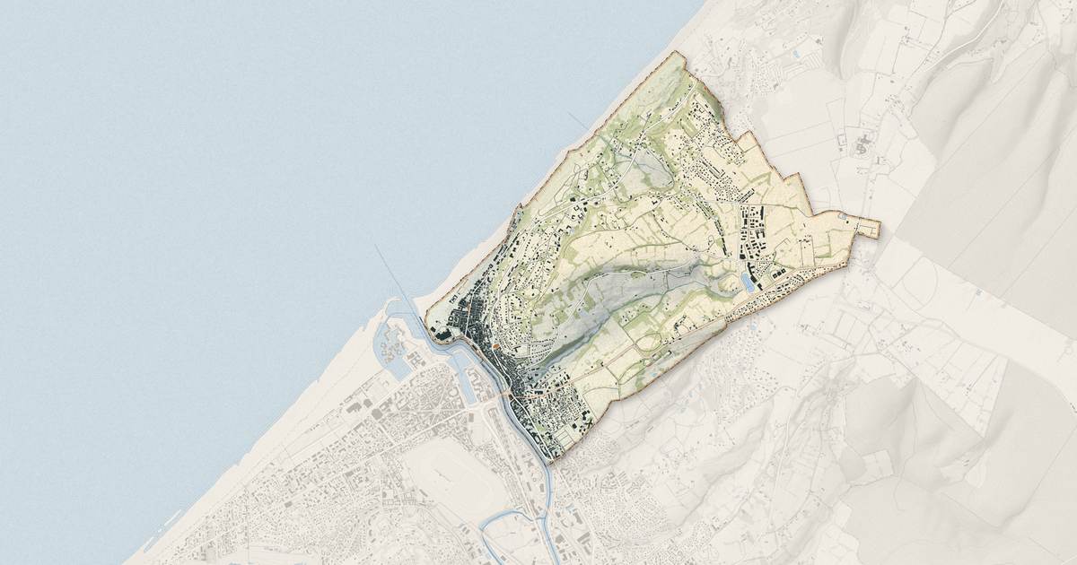 Portrait cartographique de Trouville-sur-Mer : relief, eau, forêts, bâti et voies, calculés à partir des données de l'IGN