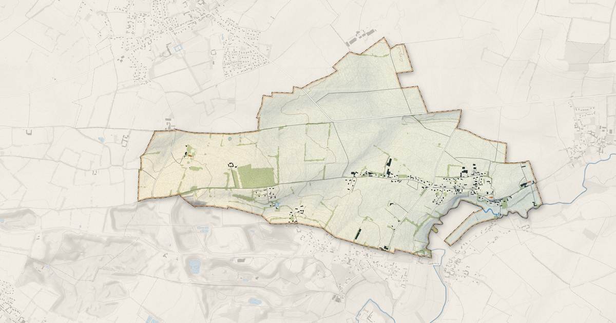 Portrait cartographique de Vienne-en-Bessin : relief, eau, forêts, bâti et voies, calculés à partir des données de l'IGN
