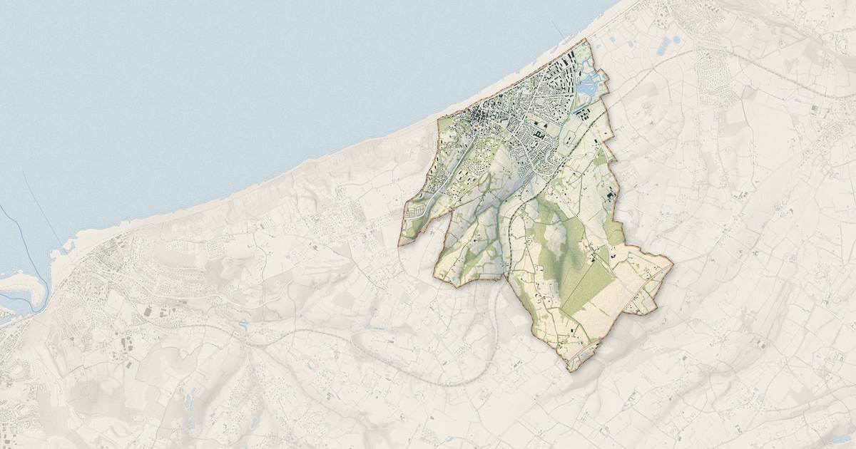 Portrait cartographique de Villers-sur-Mer : relief, eau, forêts, bâti et voies, calculés à partir des données de l'IGN
