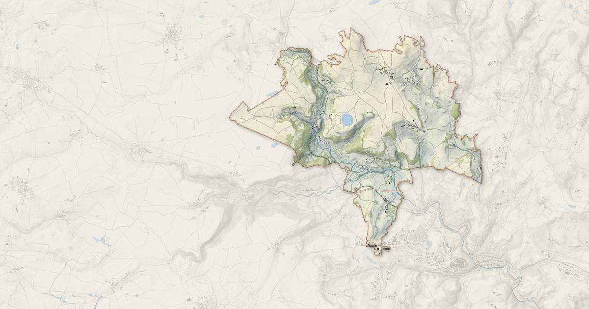 Portrait cartographique de Andelat : relief, eau, forêts, bâti et voies, calculés à partir des données de l'IGN