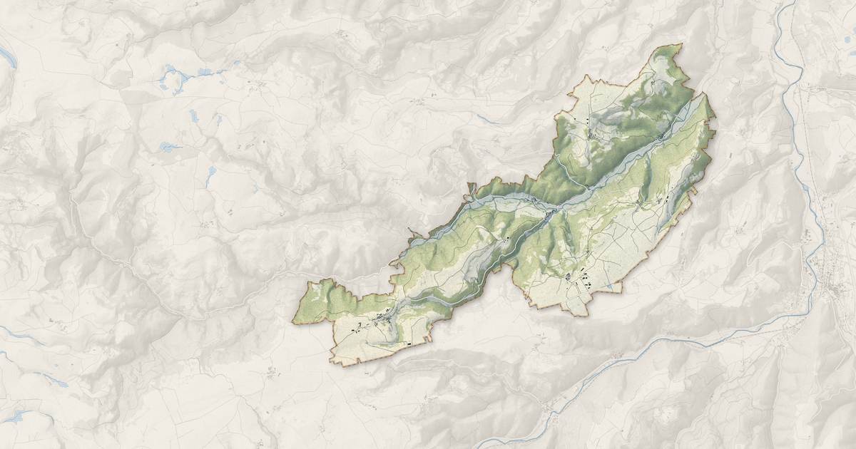 Portrait cartographique de Auriac-l'Église : relief, eau, forêts, bâti et voies, calculés à partir des données de l'IGN