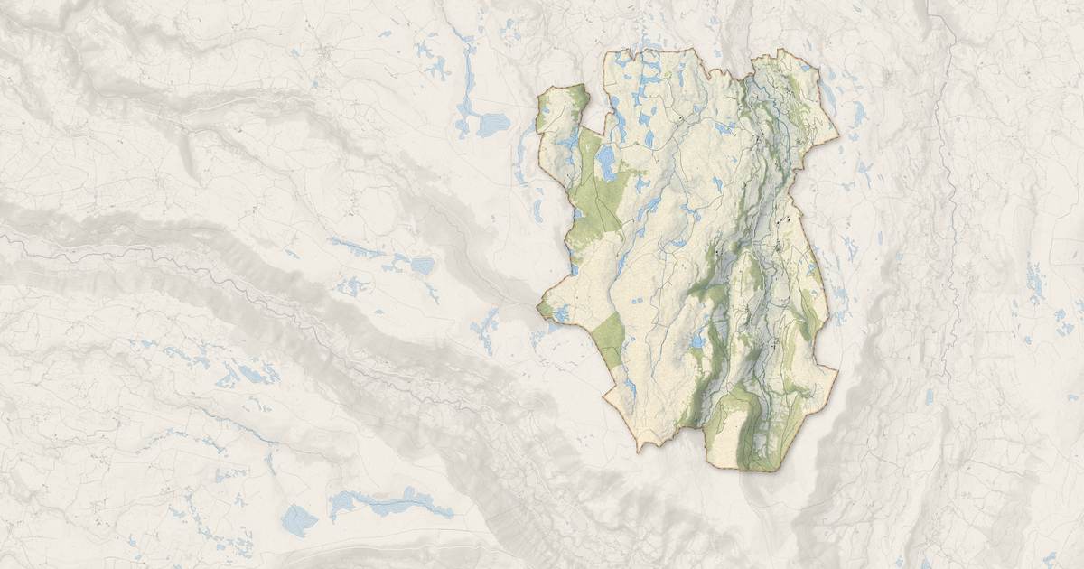Portrait cartographique de Collandres : relief, eau, forêts, bâti et voies, calculés à partir des données de l'IGN