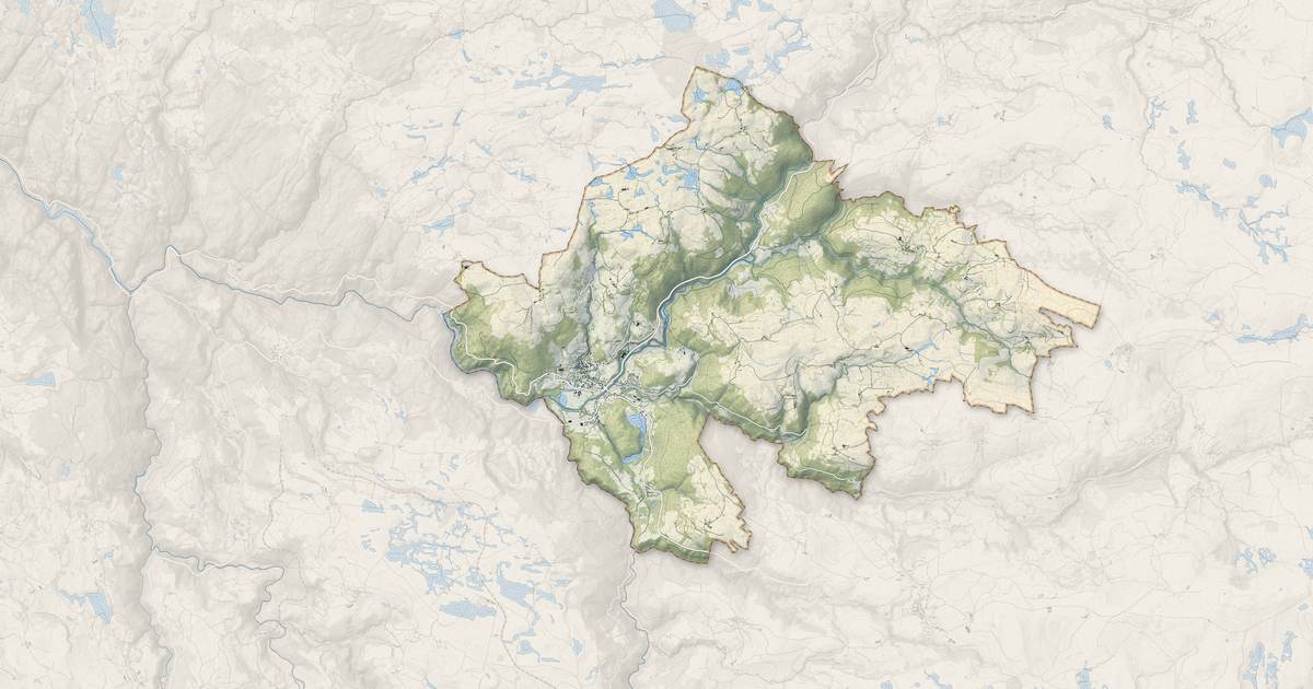 Portrait cartographique de Condat : relief, eau, forêts, bâti et voies, calculés à partir des données de l'IGN