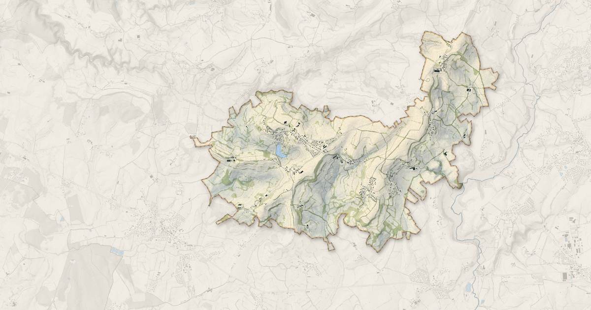 Portrait cartographique de Crandelles : relief, eau, forêts, bâti et voies, calculés à partir des données de l'IGN
