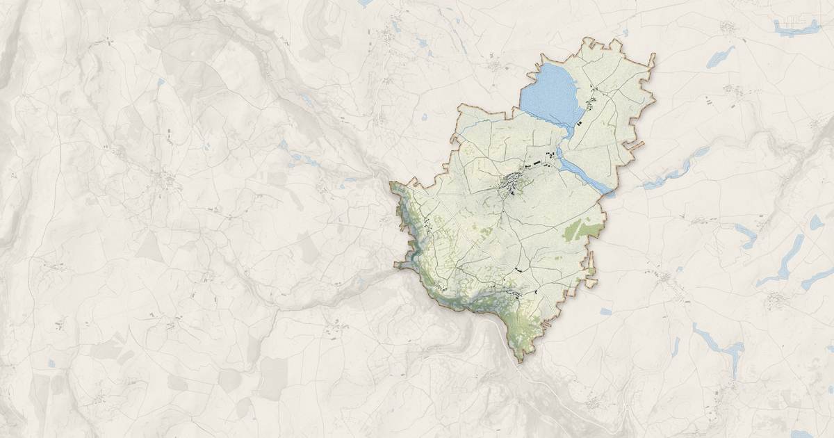 Portrait cartographique de Cussac : relief, eau, forêts, bâti et voies, calculés à partir des données de l'IGN