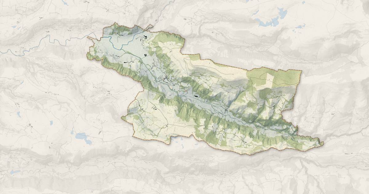 Portrait cartographique de Fontanges : relief, eau, forêts, bâti et voies, calculés à partir des données de l'IGN