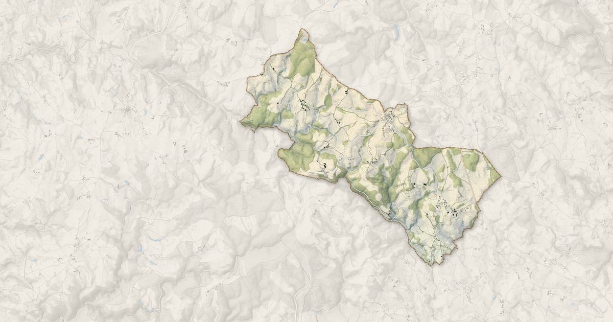 Portrait cartographique de Lacapelle-del-Fraisse : relief, eau, forêts, bâti et voies, calculés à partir des données de l'IGN