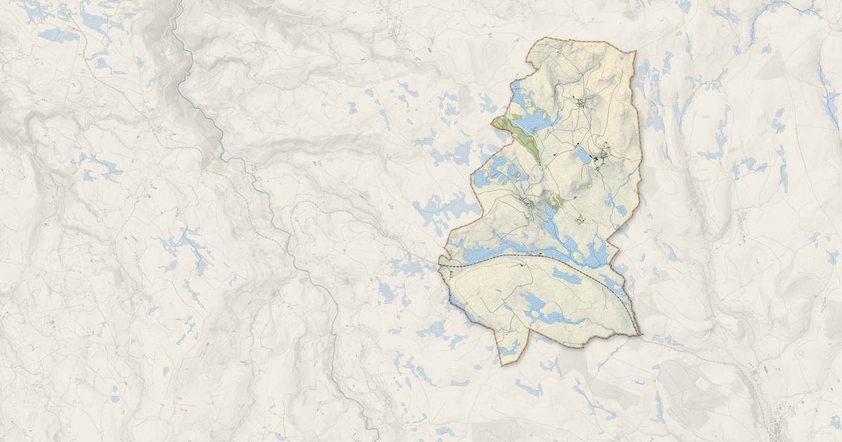Portrait cartographique de Landeyrat : relief, eau, forêts, bâti et voies, calculés à partir des données de l'IGN