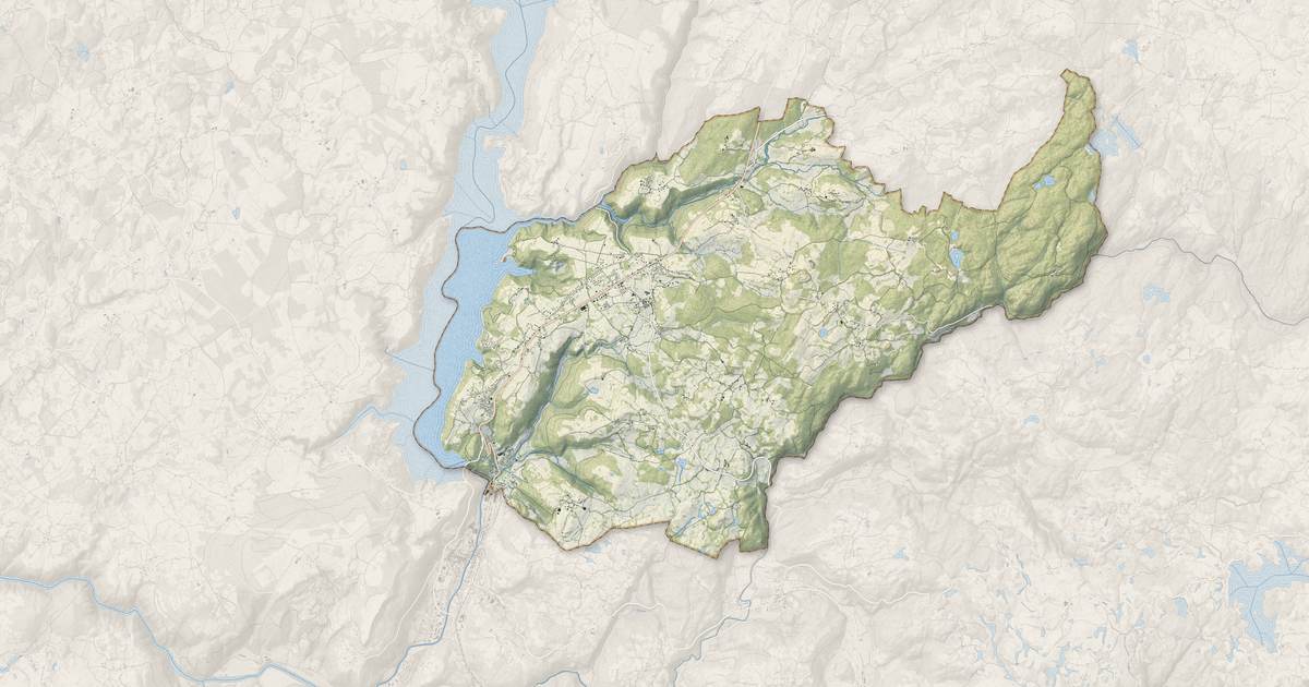Portrait cartographique de Lanobre : relief, eau, forêts, bâti et voies, calculés à partir des données de l'IGN