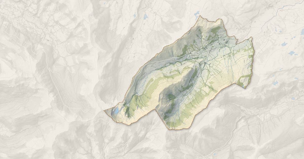Portrait cartographique de Lavigerie : relief, eau, forêts, bâti et voies, calculés à partir des données de l'IGN