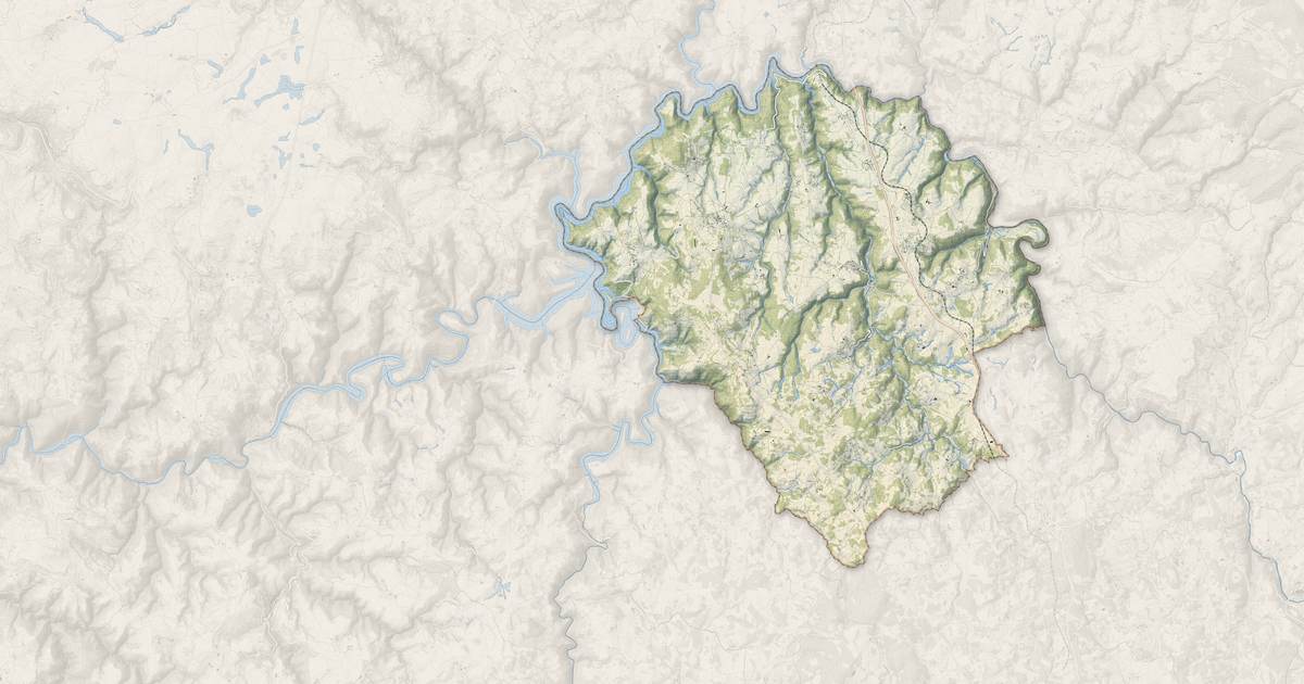 Portrait cartographique de Val d'Arcomie : relief, eau, forêts, bâti et voies, calculés à partir des données de l'IGN