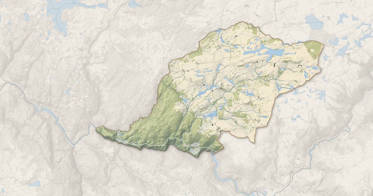 Portrait cartographique de Montboudif : relief, eau, forêts, bâti et voies, calculés à partir des données de l'IGN