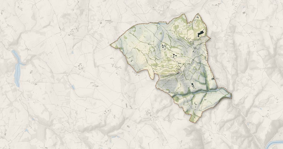 Portrait cartographique de Montmurat : relief, eau, forêts, bâti et voies, calculés à partir des données de l'IGN