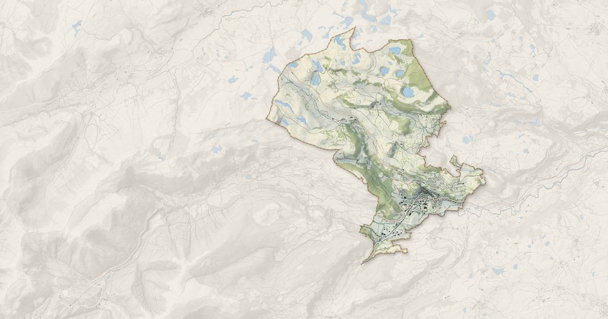 Portrait cartographique de Murat : relief, eau, forêts, bâti et voies, calculés à partir des données de l'IGN