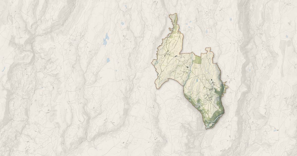 Portrait cartographique de Narnhac : relief, eau, forêts, bâti et voies, calculés à partir des données de l'IGN
