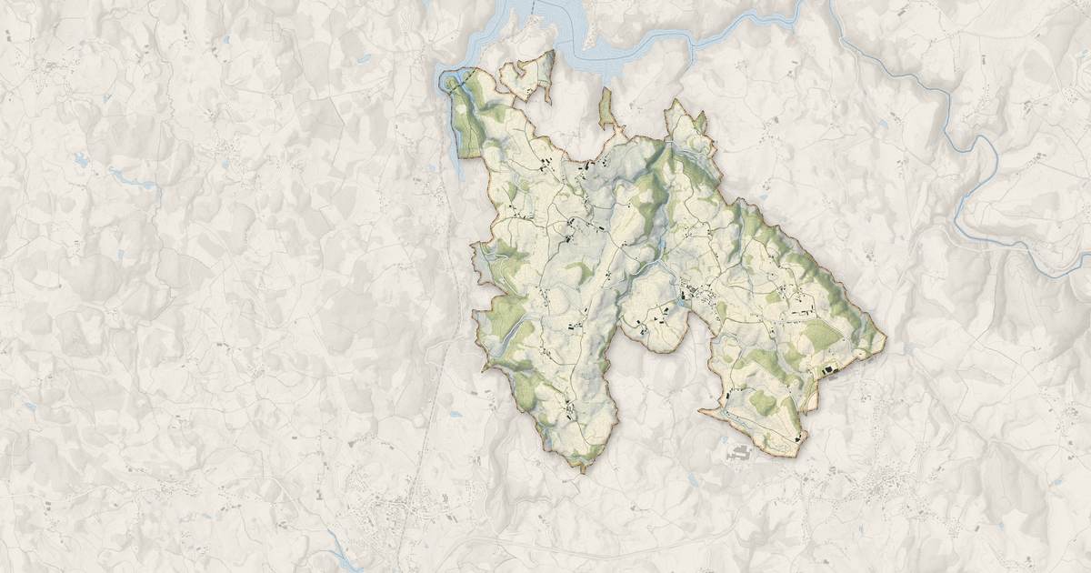 Portrait cartographique de Omps : relief, eau, forêts, bâti et voies, calculés à partir des données de l'IGN