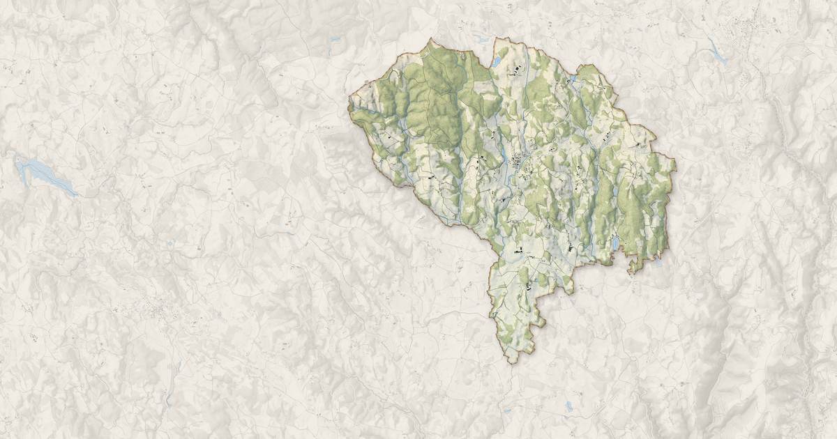 Portrait cartographique de Parlan : relief, eau, forêts, bâti et voies, calculés à partir des données de l'IGN