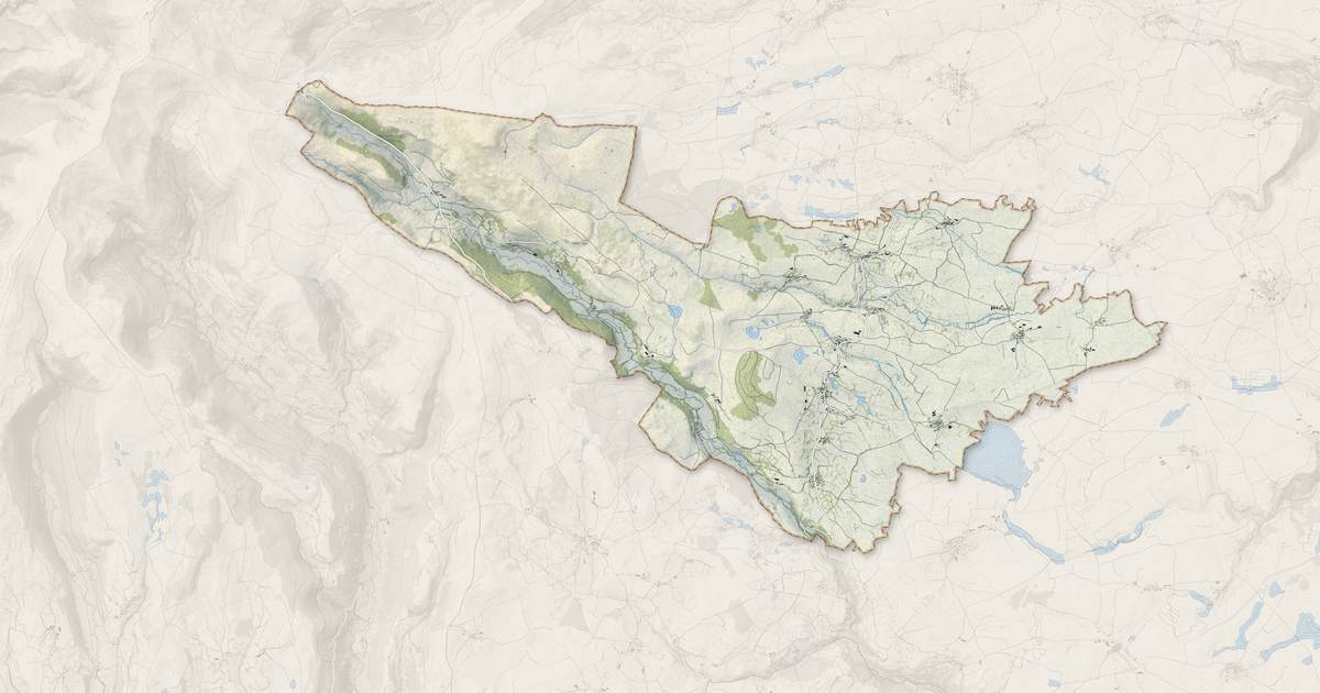 Portrait cartographique de Paulhac : relief, eau, forêts, bâti et voies, calculés à partir des données de l'IGN