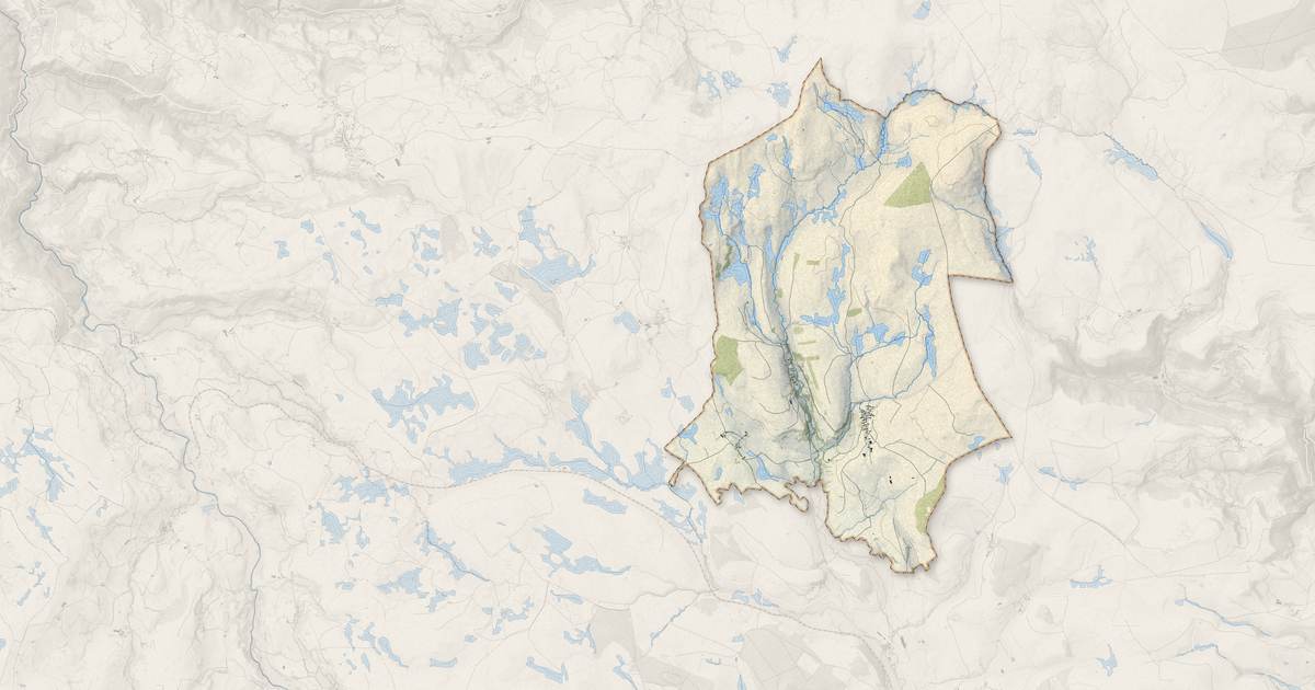 Portrait cartographique de Pradiers : relief, eau, forêts, bâti et voies, calculés à partir des données de l'IGN