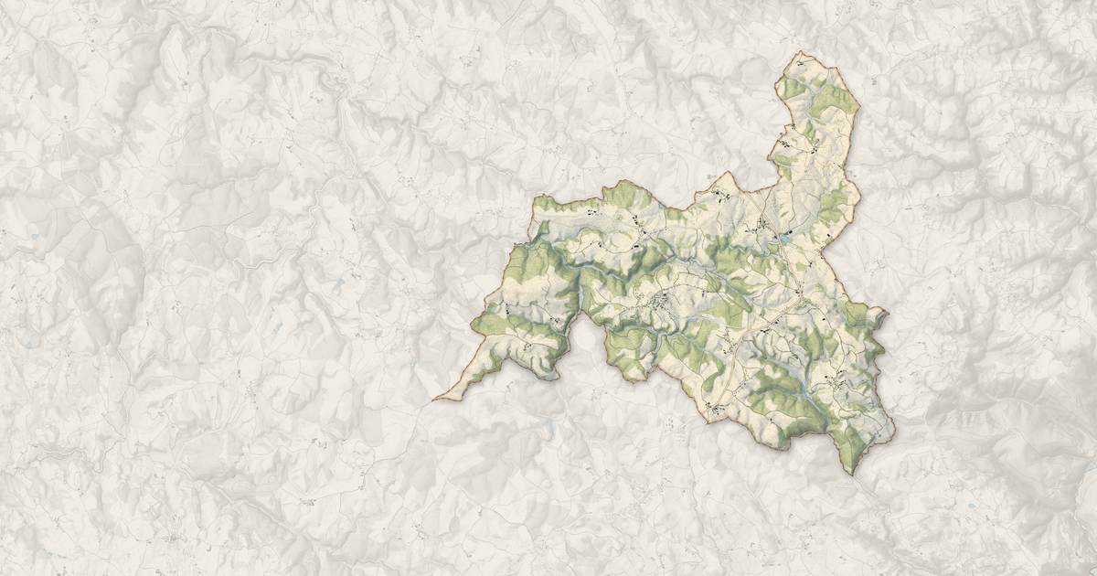 Portrait cartographique de Prunet : relief, eau, forêts, bâti et voies, calculés à partir des données de l'IGN