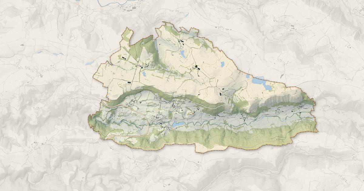 Portrait cartographique de Saint-Chamant : relief, eau, forêts, bâti et voies, calculés à partir des données de l'IGN