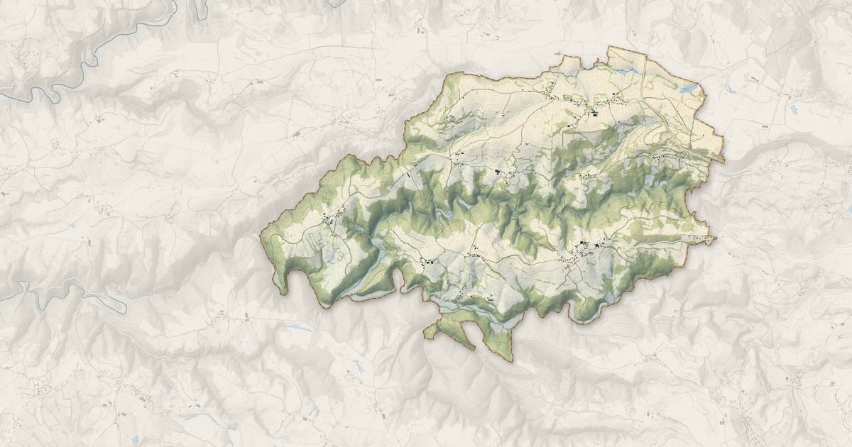 Portrait cartographique de Saint-Cirgues-de-Malbert : relief, eau, forêts, bâti et voies, calculés à partir des données de l'IGN
