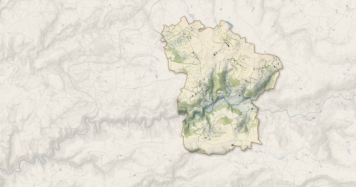 Portrait cartographique de Sainte-Eulalie : relief, eau, forêts, bâti et voies, calculés à partir des données de l'IGN