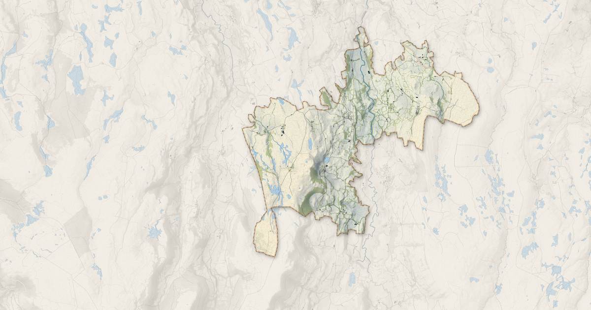Portrait cartographique de Saint-Hippolyte : relief, eau, forêts, bâti et voies, calculés à partir des données de l'IGN