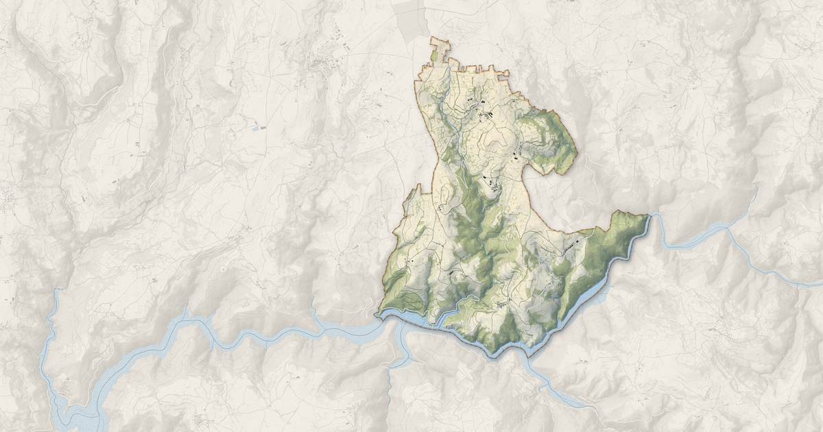 Portrait cartographique de Sainte-Marie : relief, eau, forêts, bâti et voies, calculés à partir des données de l'IGN