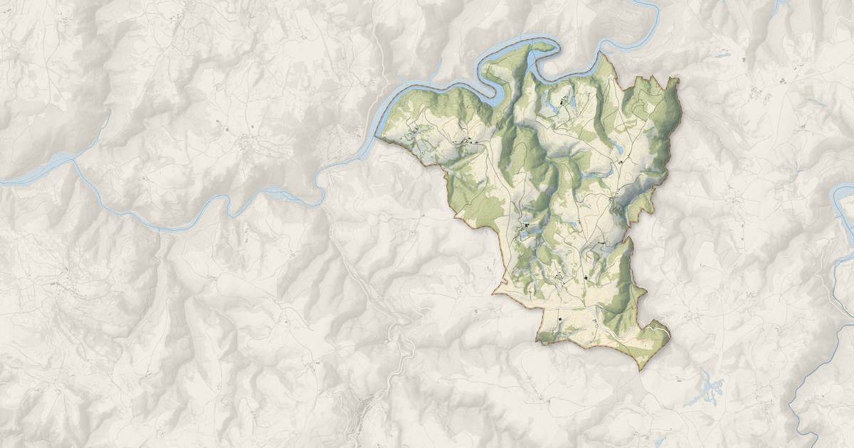 Portrait cartographique de Saint-Martial : relief, eau, forêts, bâti et voies, calculés à partir des données de l'IGN