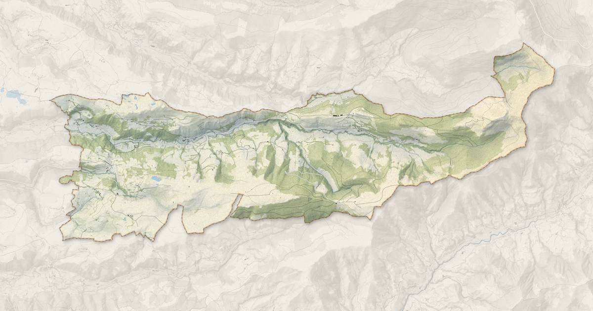 Portrait cartographique de Saint-Projet-de-Salers : relief, eau, forêts, bâti et voies, calculés à partir des données de l'IGN