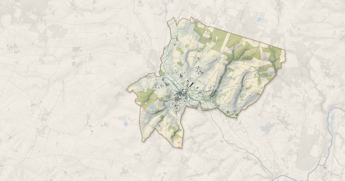 Portrait cartographique de Aigre : relief, eau, forêts, bâti et voies, calculés à partir des données de l'IGN